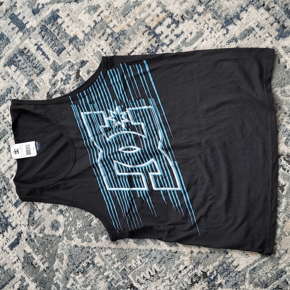 Mens size large true to size DC bro tank in black NWT